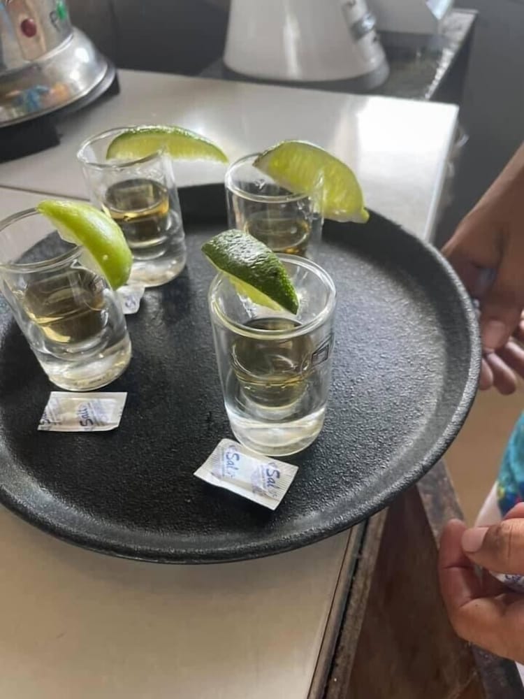 sambo mambo beach hotel