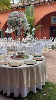 sambo mambo beach hotel