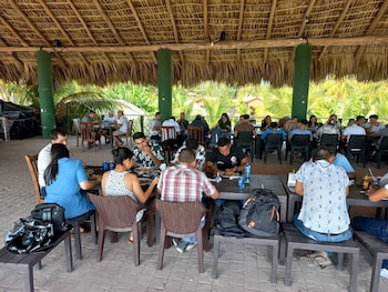 sambo mambo beach hotel