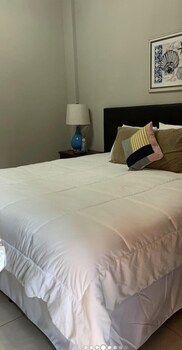 sambo mambo beach hotel