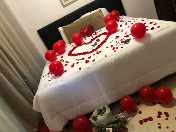 sambo mambo beach hotel