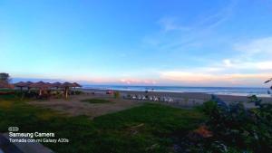 sambo mambo beach hotel