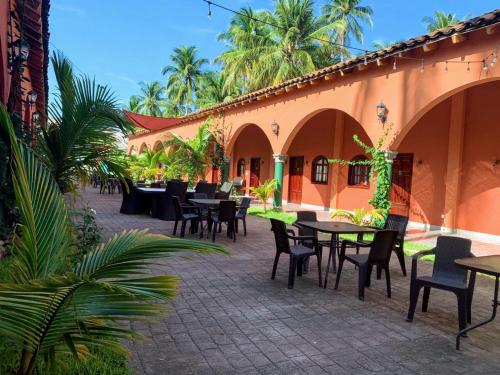 sambo mambo beach hotel