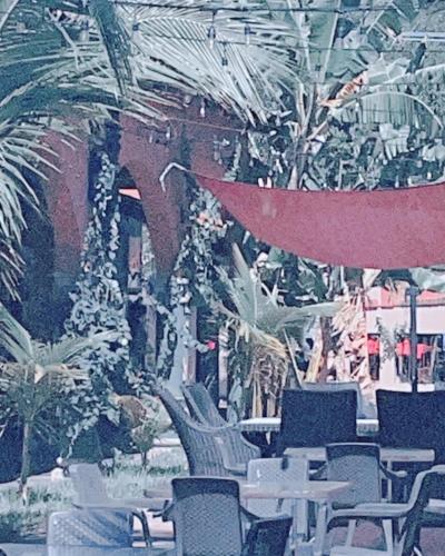 sambo mambo beach hotel