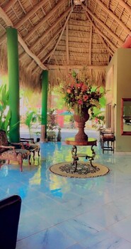 sambo mambo beach hotel