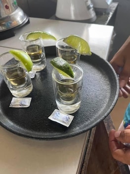 sambo mambo beach hotel