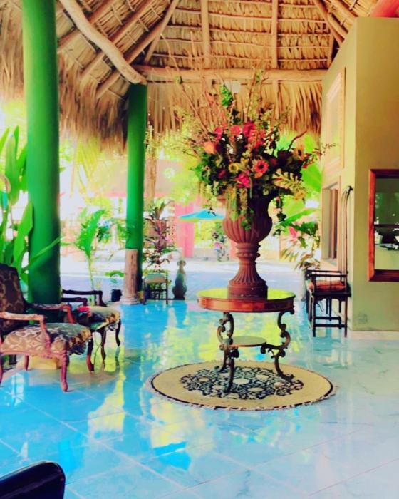 sambo mambo beach hotel