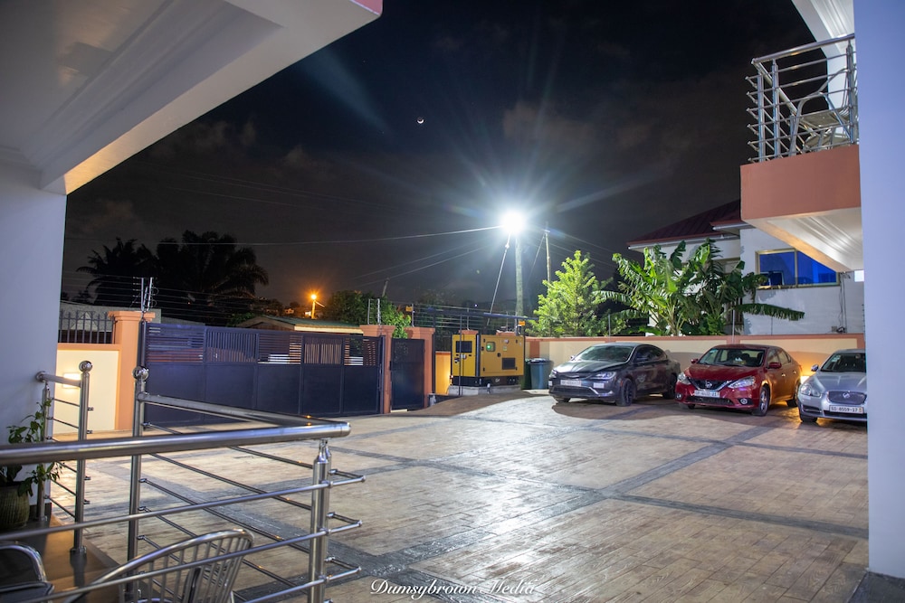 executive large room with ensuite