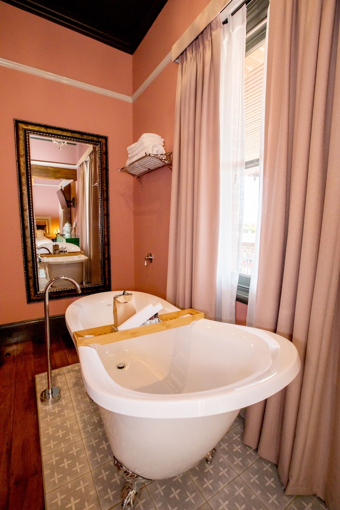 hotel australasia