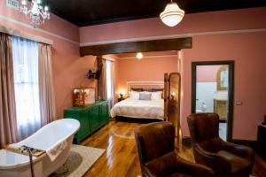 hotel australasia