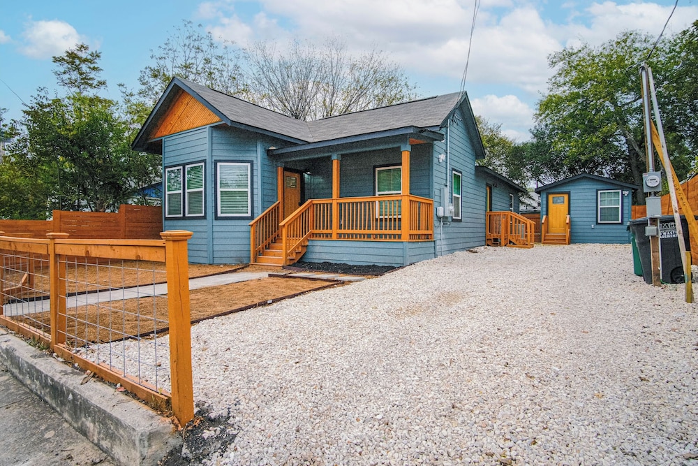 exceptional 5br so close to riverwalk and downtown