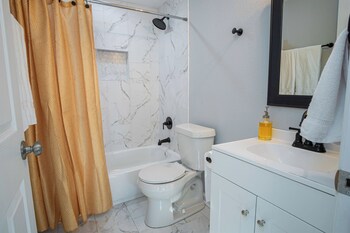 exceptional 5br so close to riverwalk and downtown