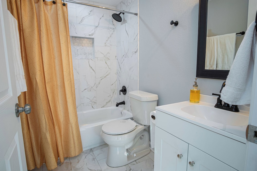 exceptional 5br so close to riverwalk and downtown