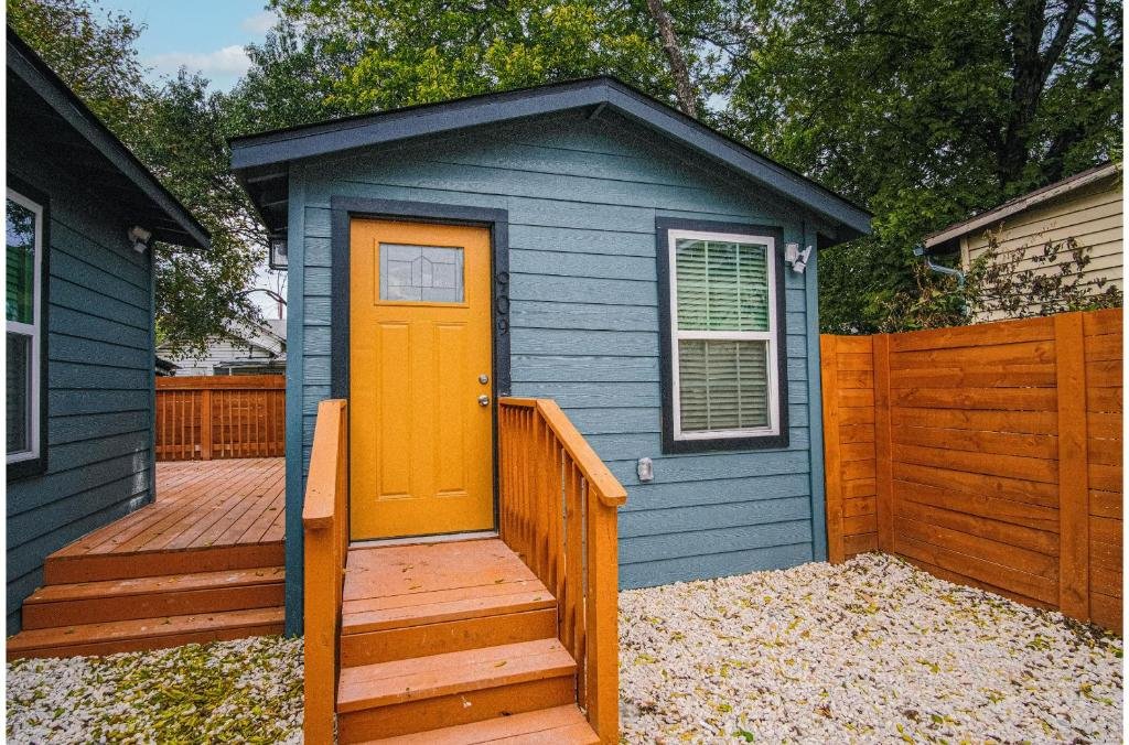 exceptional 5br so close to riverwalk and downtown