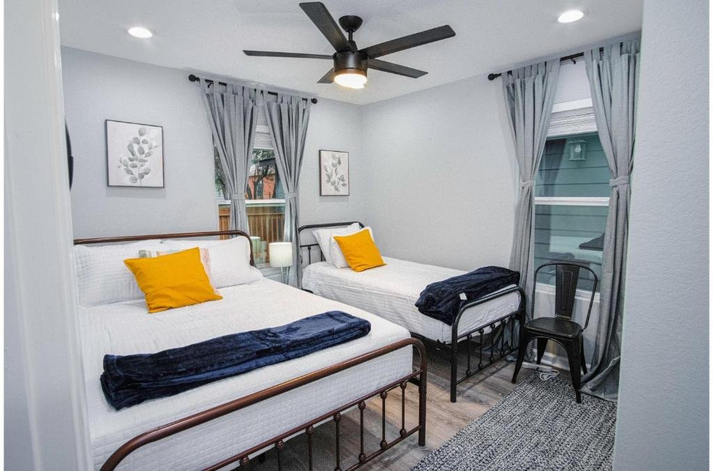 exceptional 5br so close to riverwalk and downtown