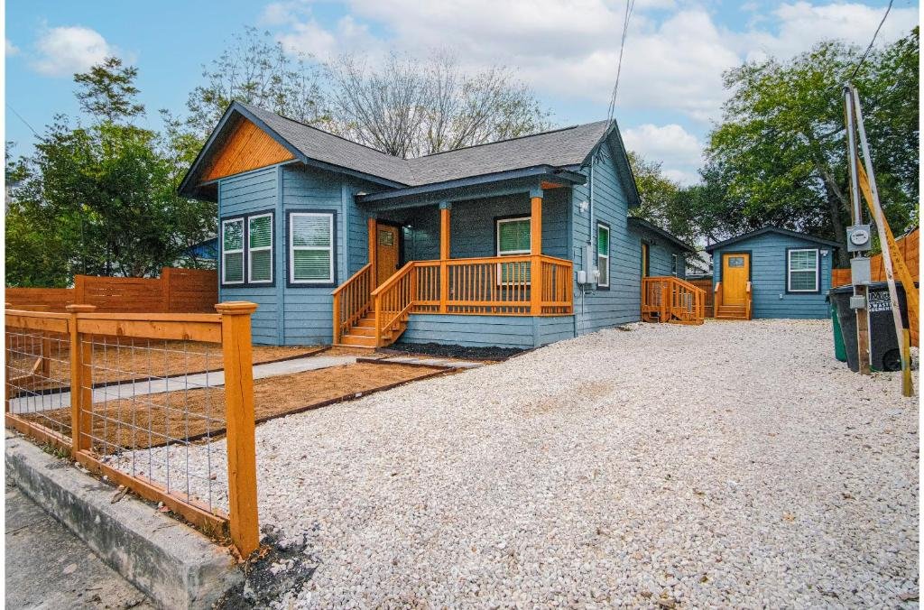 exceptional 5br so close to riverwalk and downtown