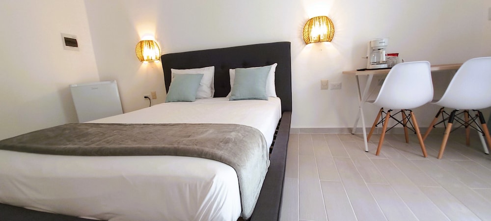 la piazzetta suites