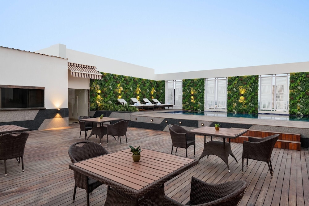 ramada by wyndham ghaziabad vasundhara