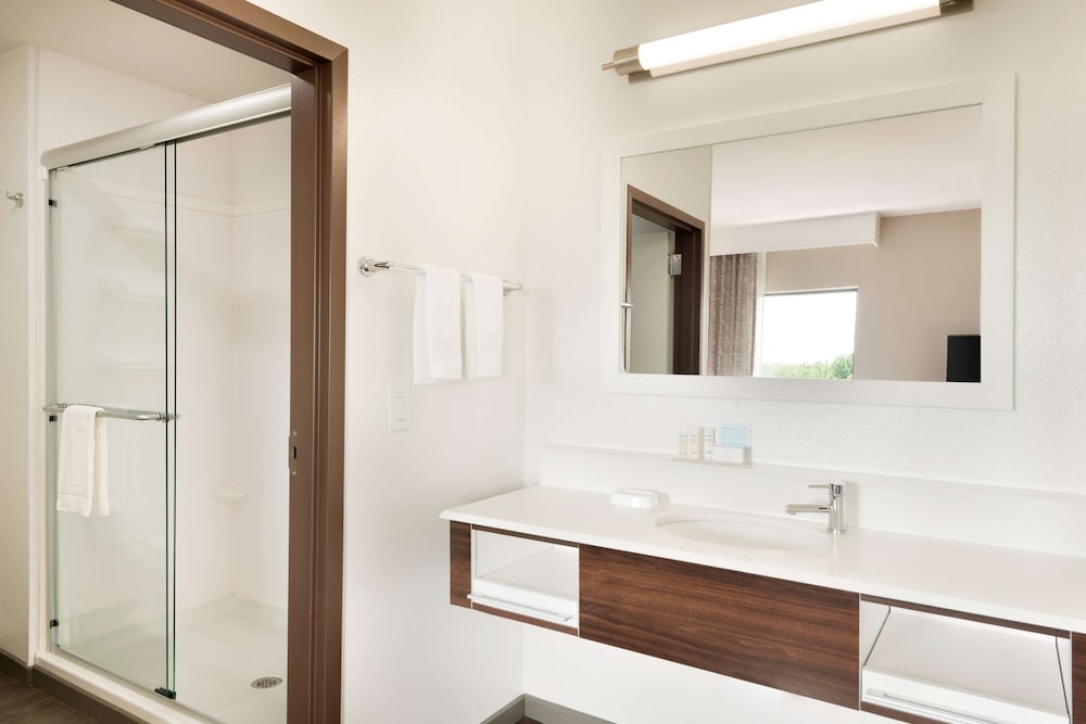 hampton inn and suites lavonia