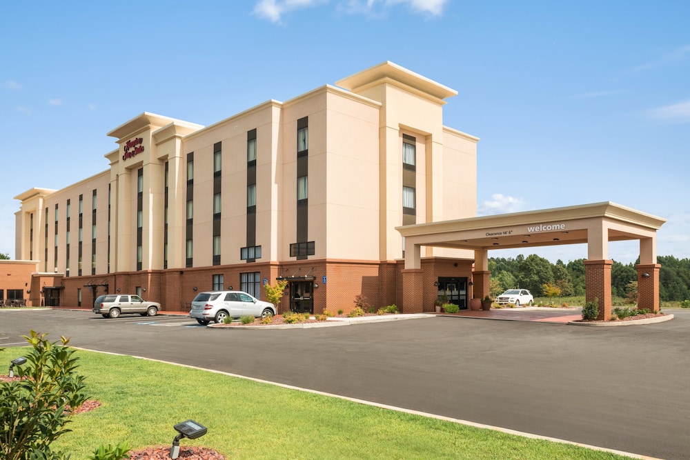 hampton inn and suites lavonia