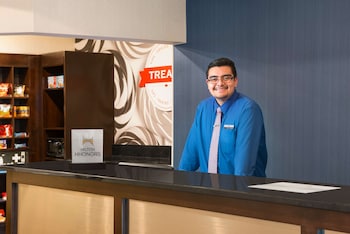 hampton inn and suites lavonia