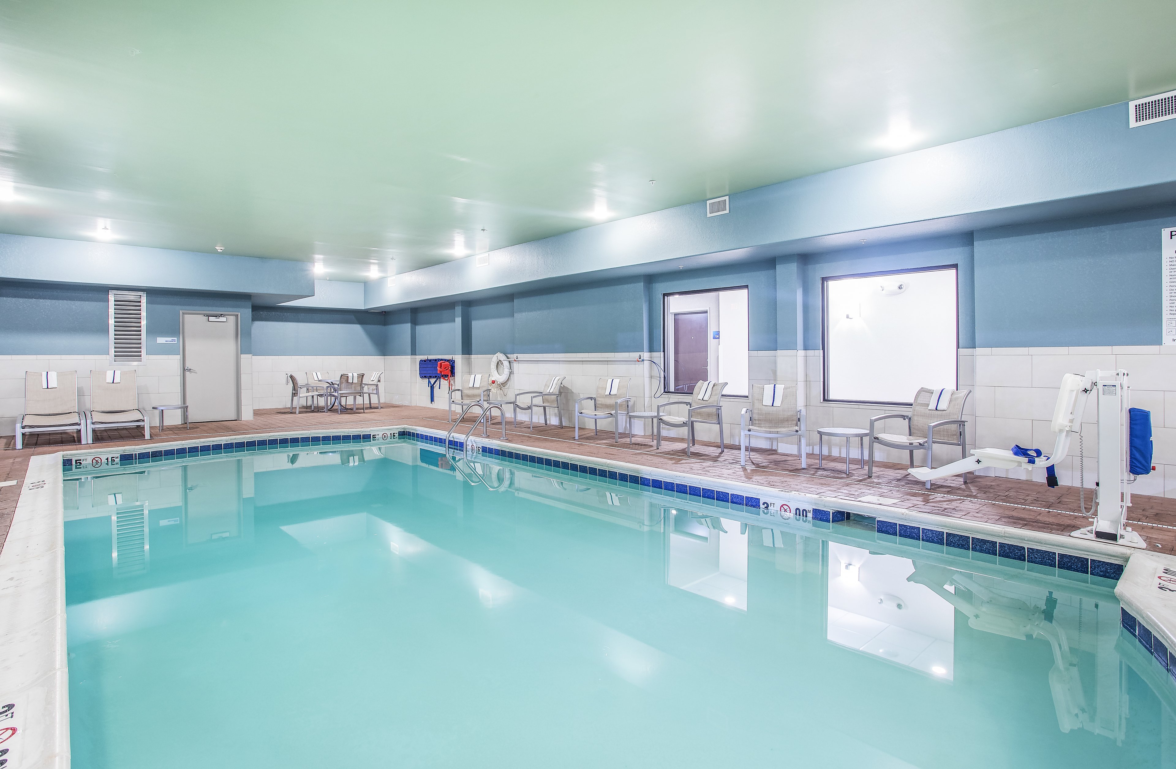 holiday inn express and suites glasgow by ihg