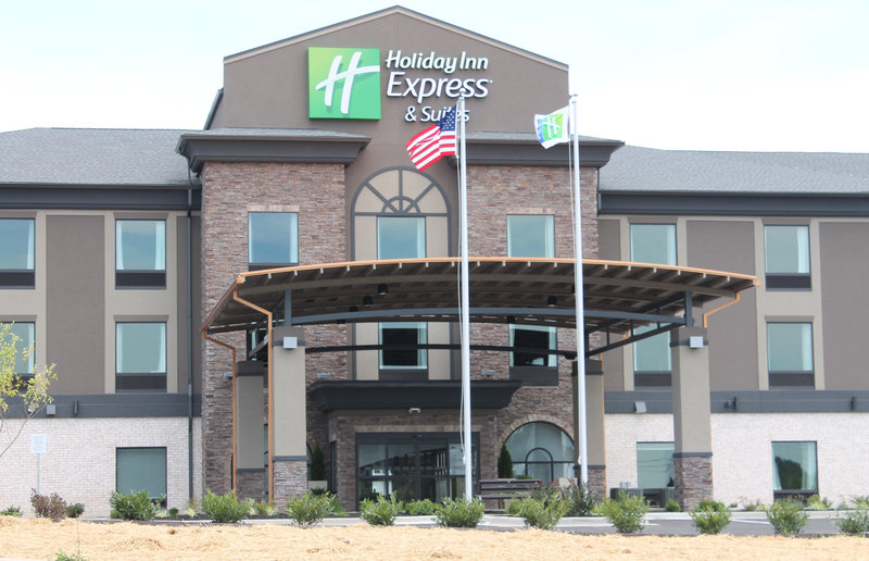 holiday inn express and suites glasgow by ihg