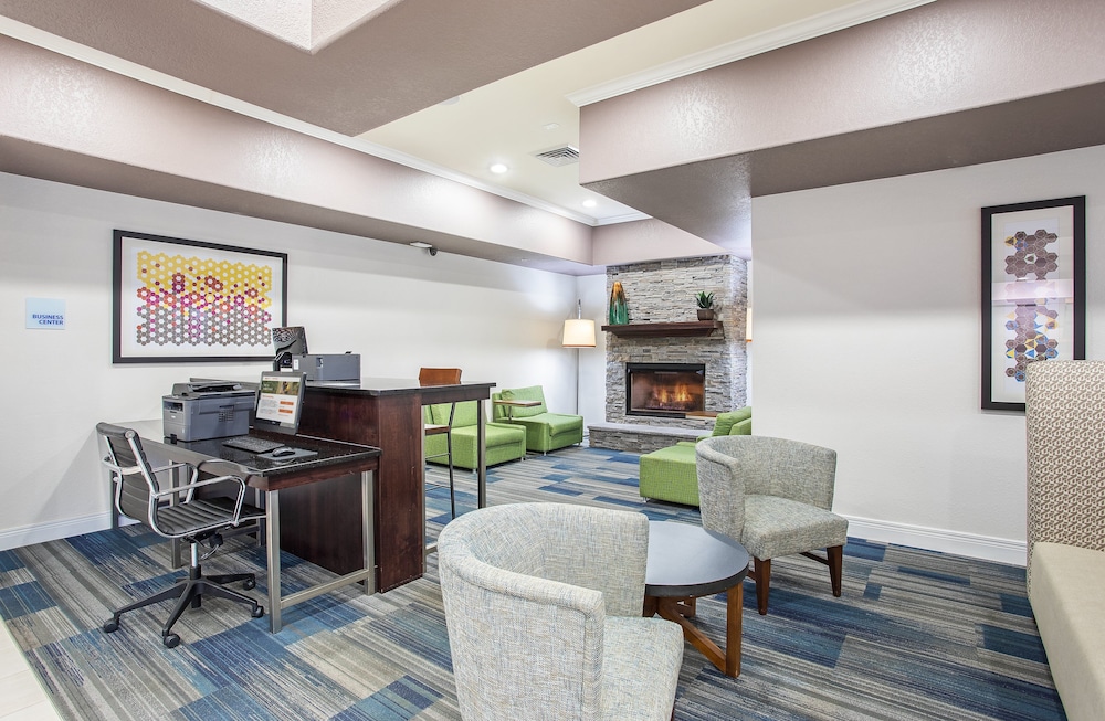 holiday inn express and suites glasgow by ihg