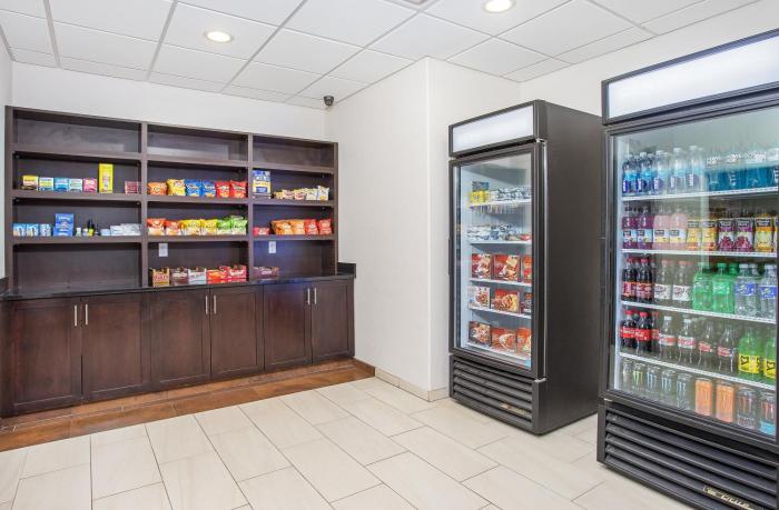 holiday inn express and suites glasgow by ihg