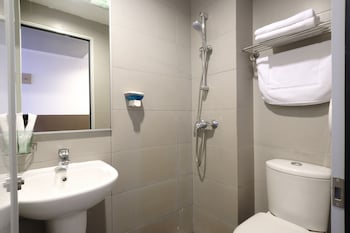 lion peak hotel bugis