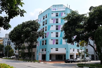 lion peak hotel bugis