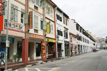 lion peak hotel bugis