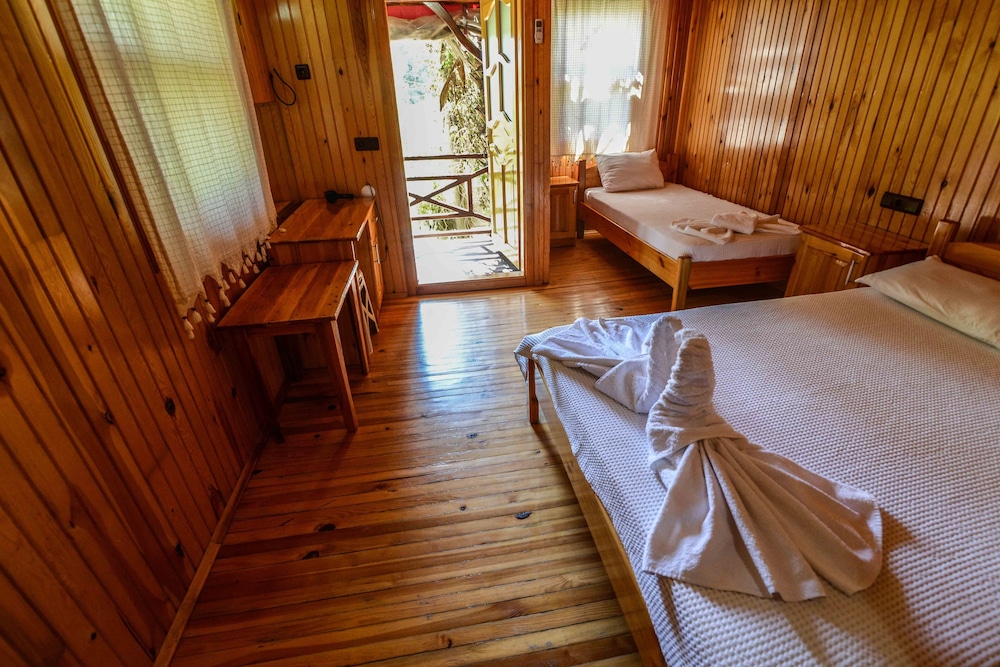 yavuz motel adrasan