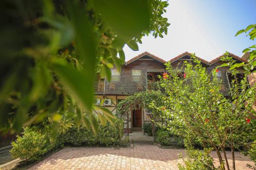 yavuz motel adrasan