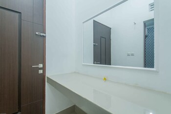kesari glory hotel