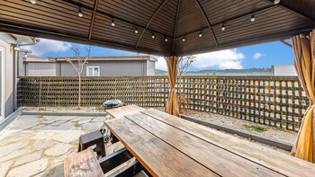 chuncheon poolhouse epop