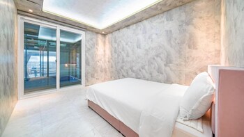 chuncheon poolhouse epop