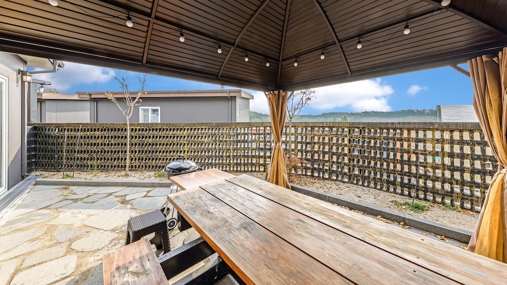 chuncheon poolhouse epop