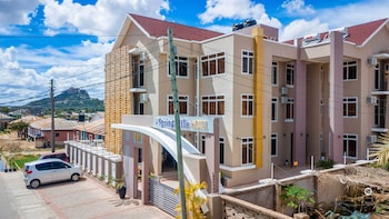 spring hills hotel dodoma