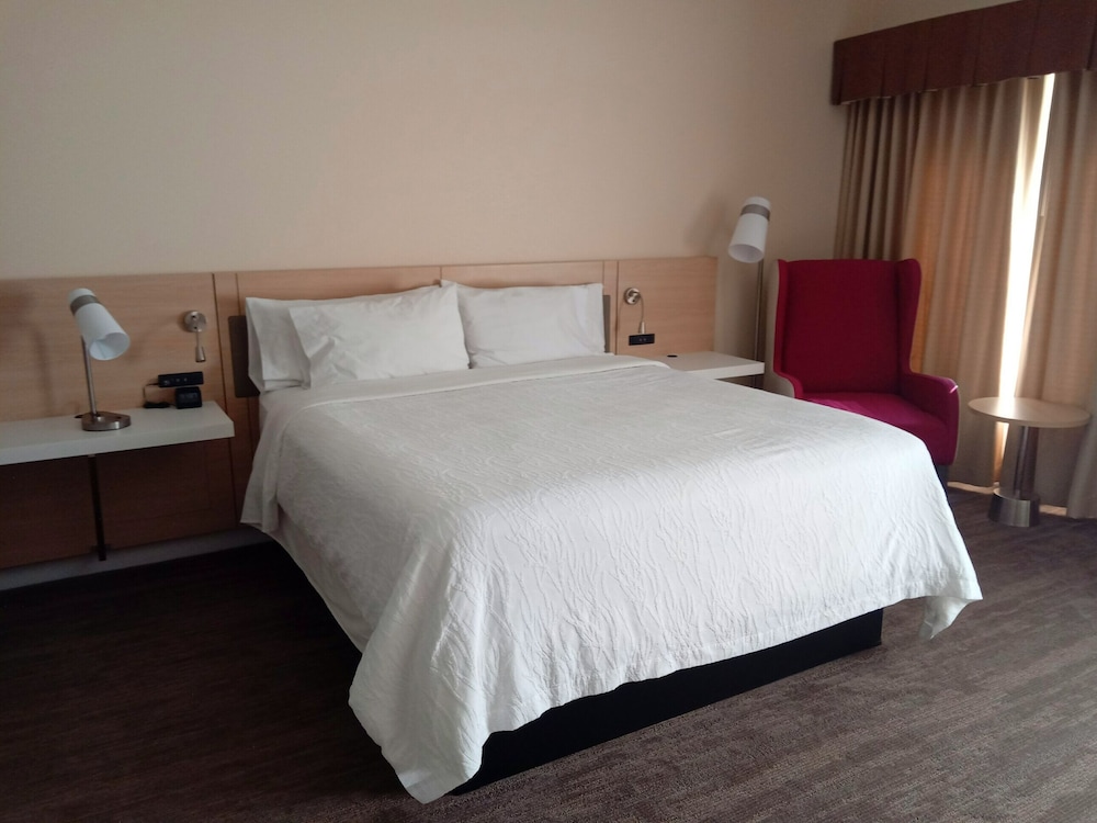 hilton garden inn calabasas