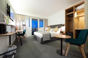 holiday inn calais by ihg