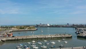 holiday inn calais by ihg