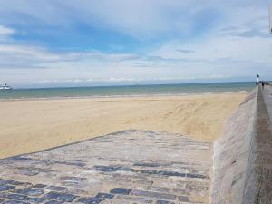 holiday inn calais by ihg