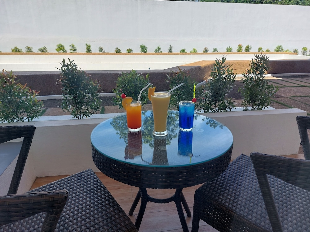 yellow mango resort bohol