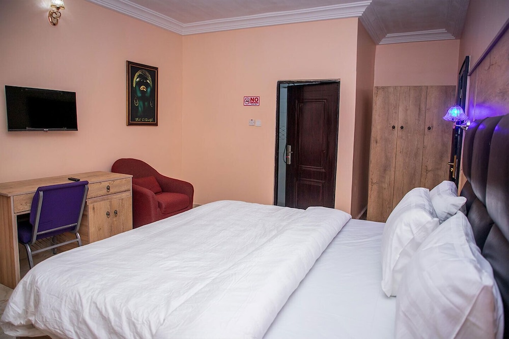 home suites and resort