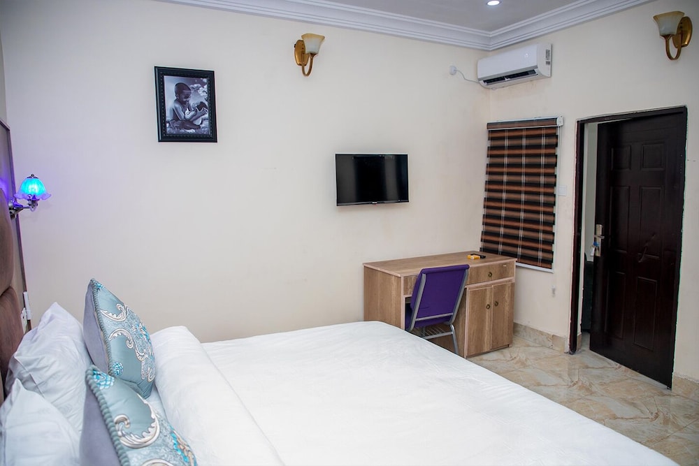 home suites and resort