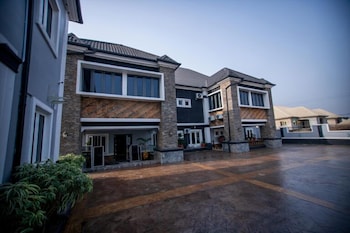 home suites and resort