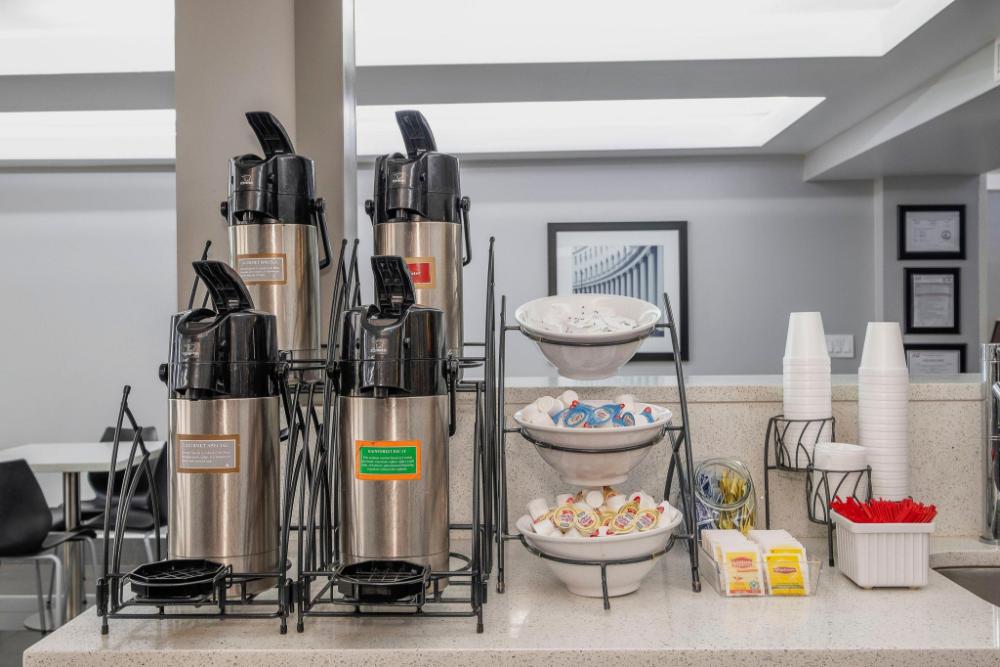 red roof inn and suites calhoun