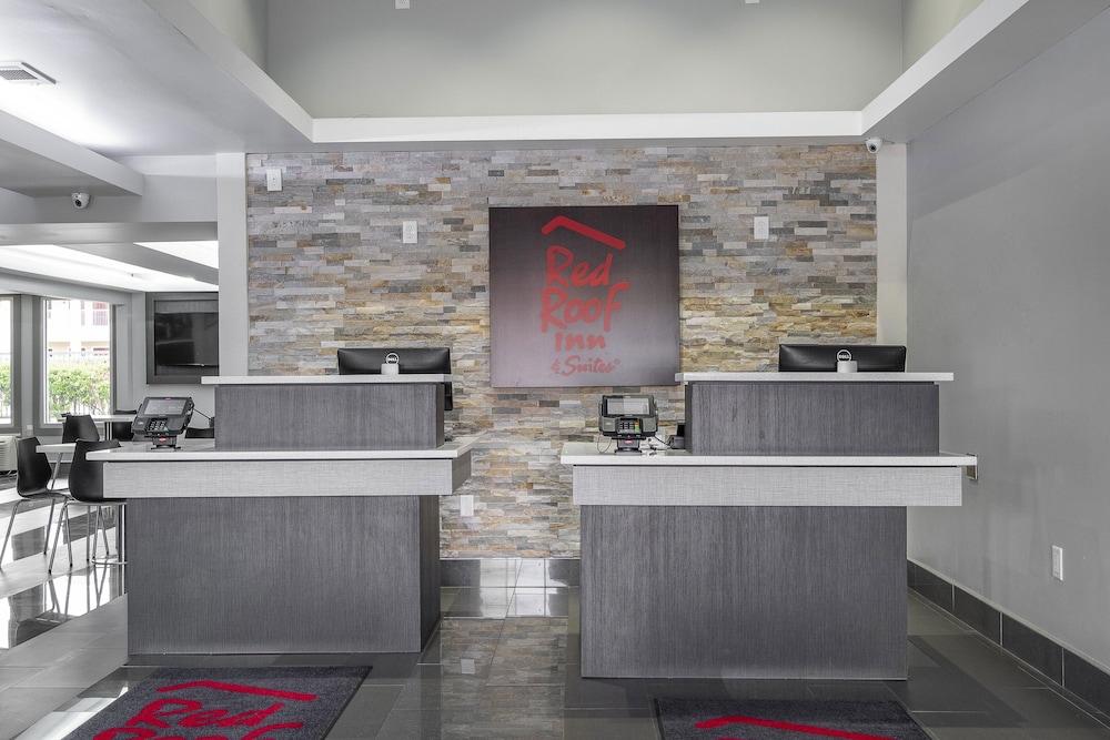 red roof inn and suites calhoun