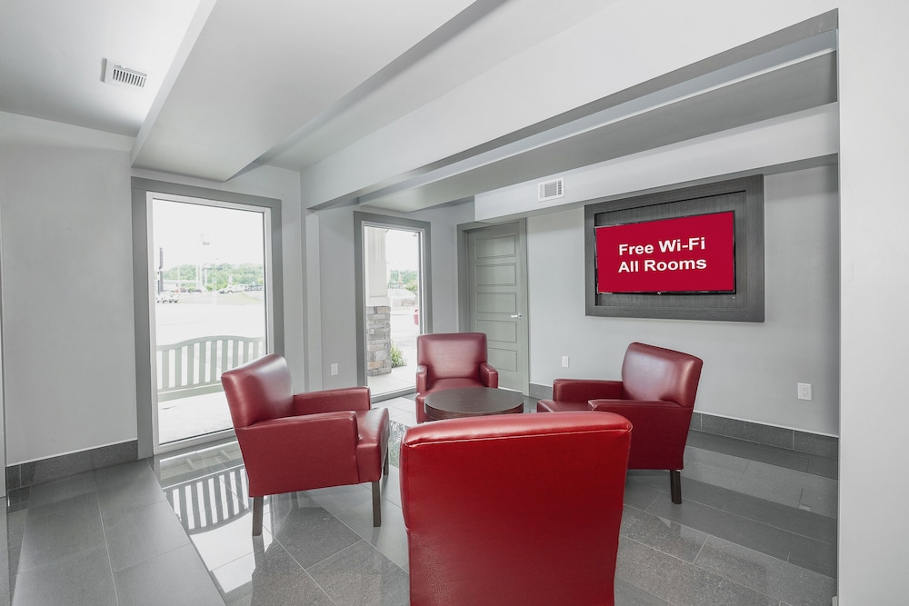 red roof inn and suites calhoun